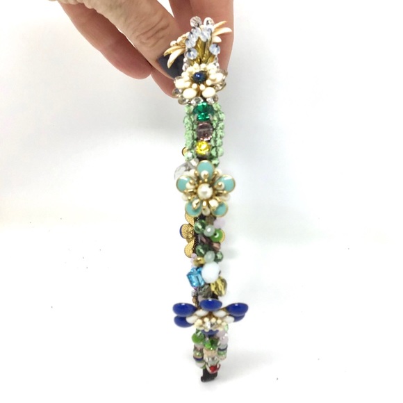 CRYSTAL & BEADED FLORAL HEADBAND - Picture 8 of 12